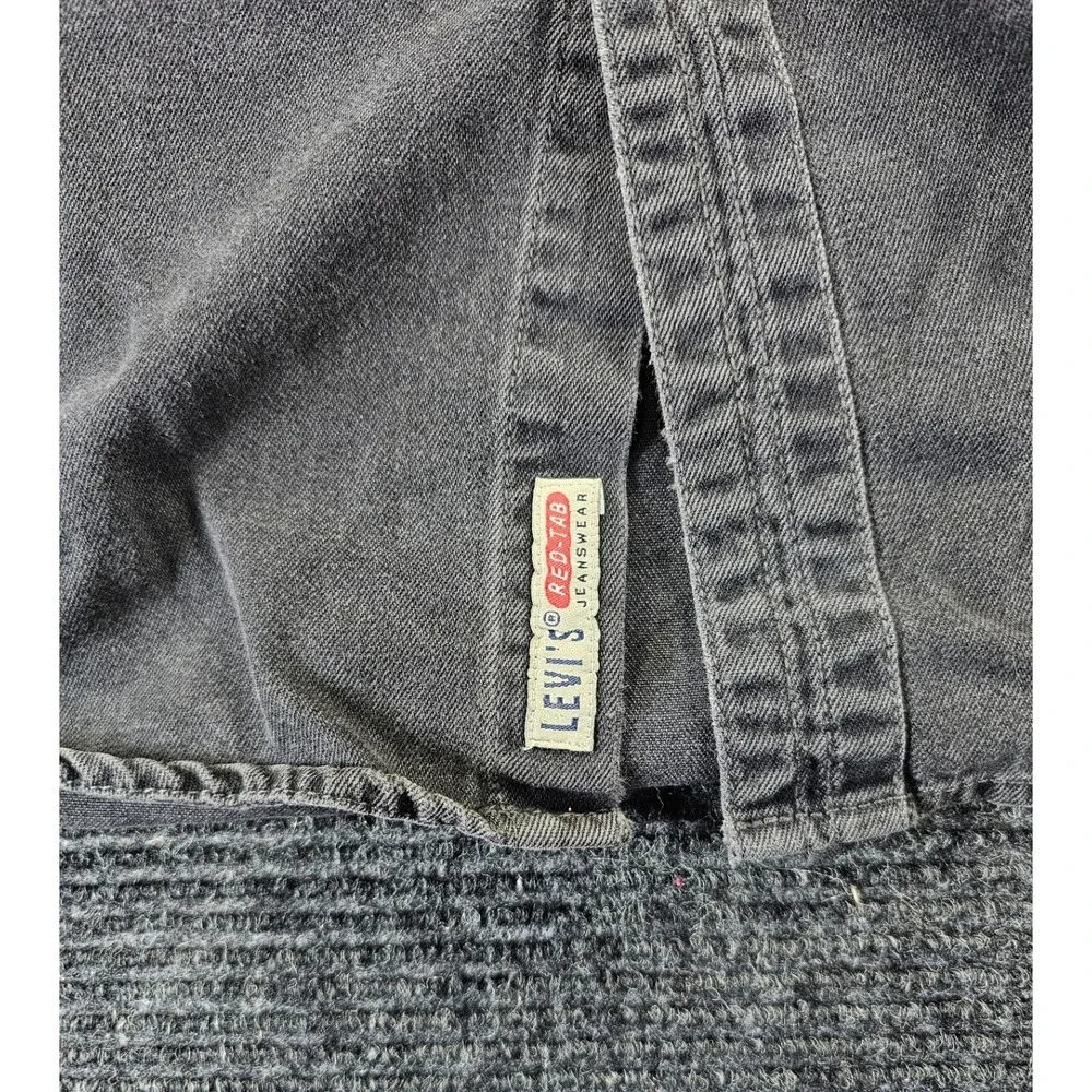 Levis Red Tab Denim Shirt Men XL Gray Cotton Shirttail Hem Medium Wash Button Up
